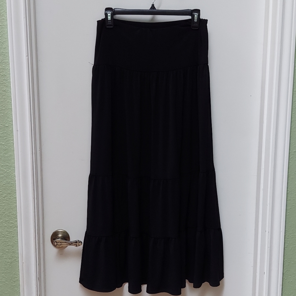 Women's Tiered Black Full Skirt Size XL